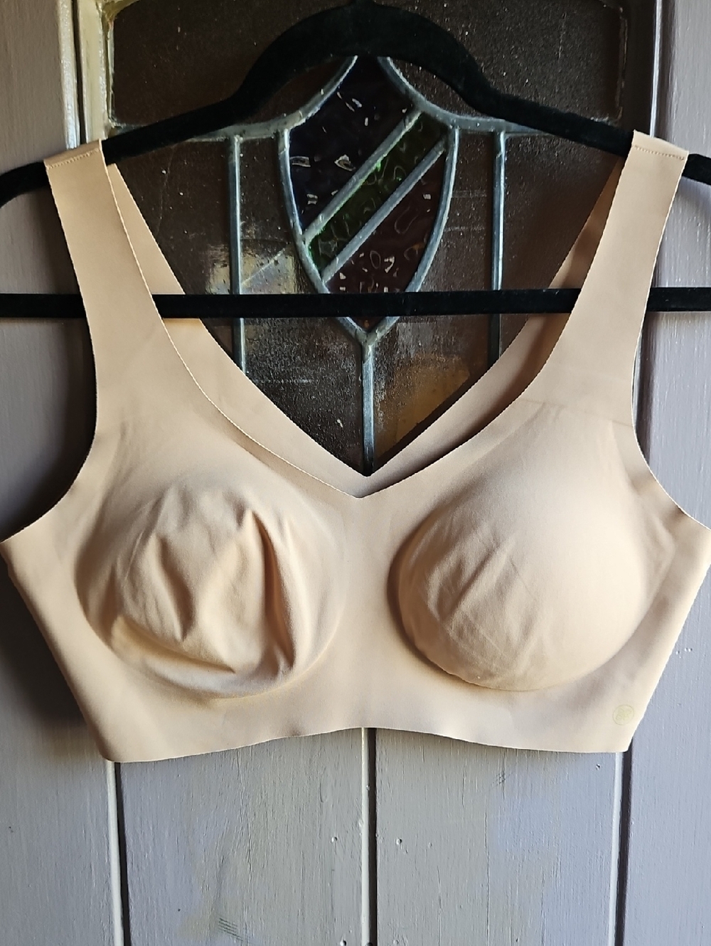 Honeylove Smooth V-Neck Bra in Tan